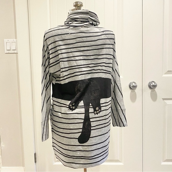 Inoah Cowl Neck Tunic - Picture 2 of 9